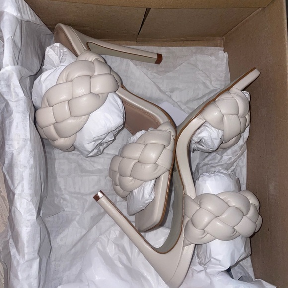 NEW Steve Madden Kenley Heels - Picture 3 of 5